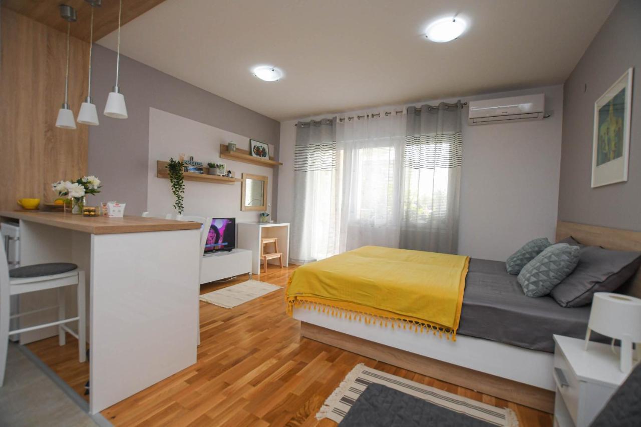 Apartment Plaza Kladovo Buitenkant foto
