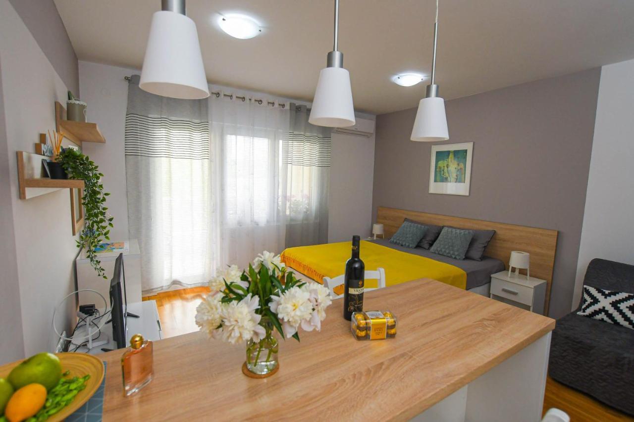 Apartment Plaza Kladovo Buitenkant foto