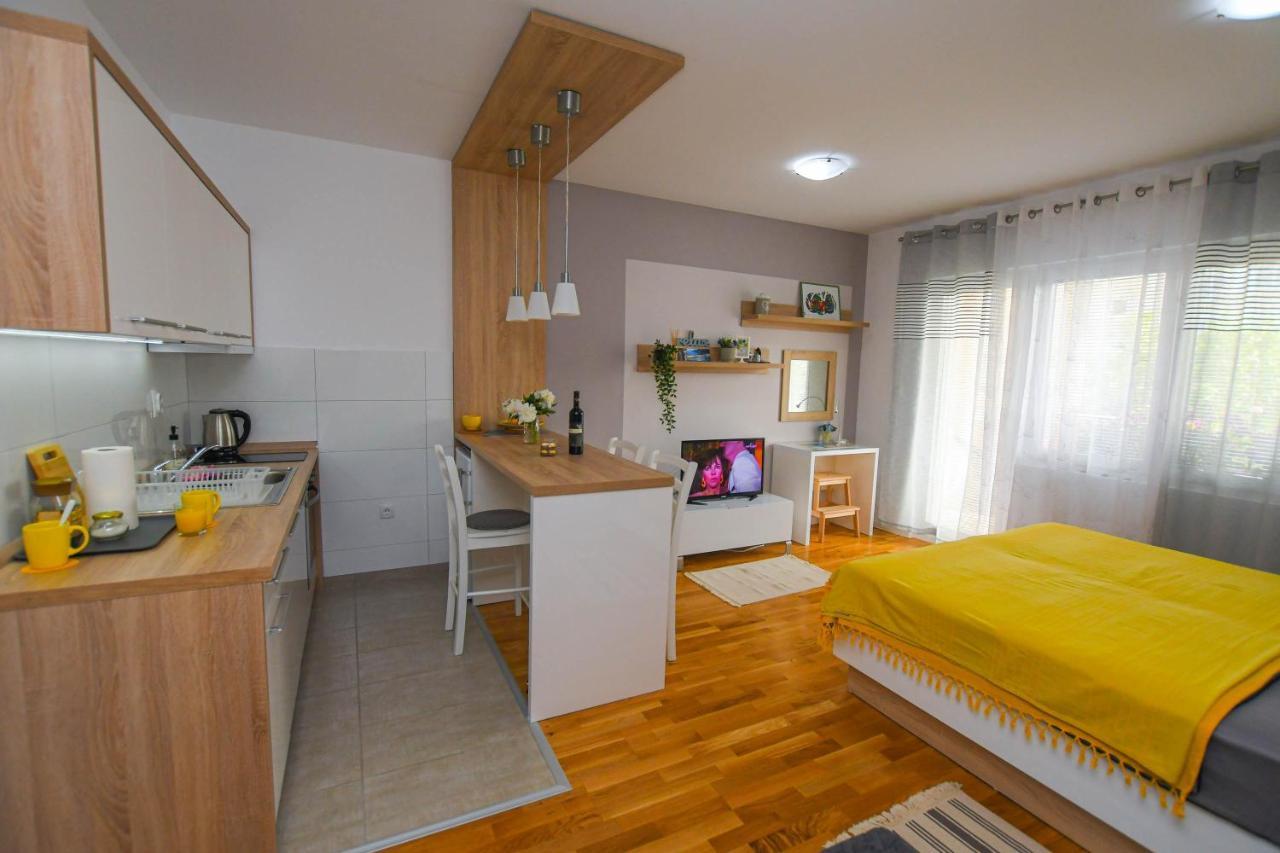 Apartment Plaza Kladovo Buitenkant foto