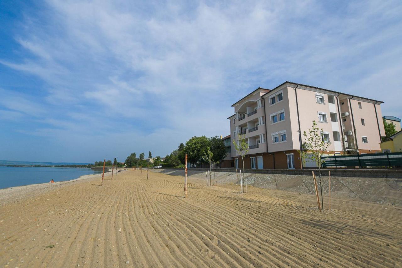 Apartment Plaza Kladovo Buitenkant foto