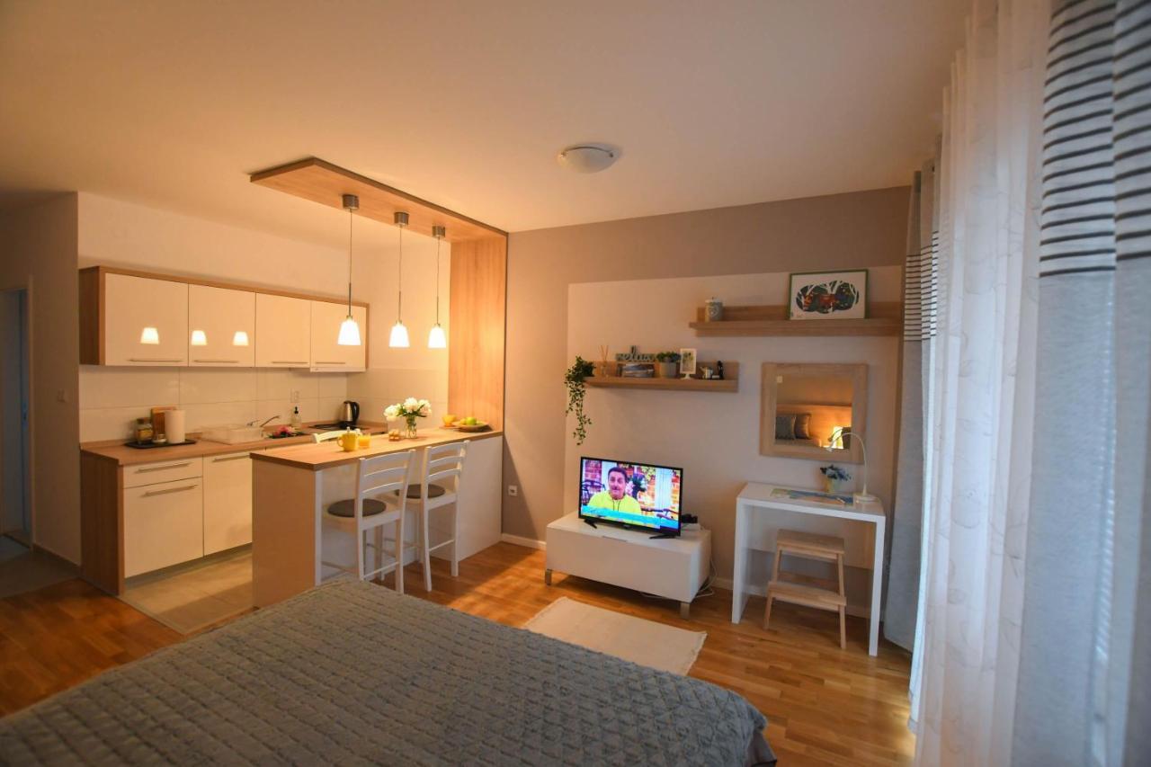 Apartment Plaza Kladovo Buitenkant foto